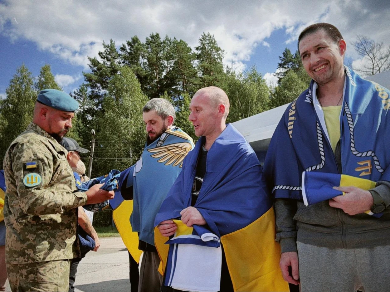 У День Незалежності через Білорусь повернули ще десятьох українських військових