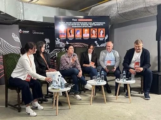 Дискусійна панель “Папір, який (не)переживе нас: друкована преса остаточно зникне чи її цінність навпаки зростає?” спікери панелі Сергій Нікітенко, Олексій Ковальчук