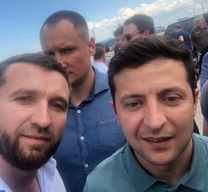 13 липня 2019 рік. Пункт в'їзду-виїзду “Чонгар” Херсонської області Президент Володимир Зеленський і кандидати в нардепи Володимир Іванов