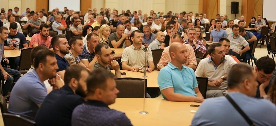 28 червня 2019 року. Трускавець. Знайомство народних обранців від партії “Слуга народу”, розподіл на фахові групи та підготовка до першого інтенсиву