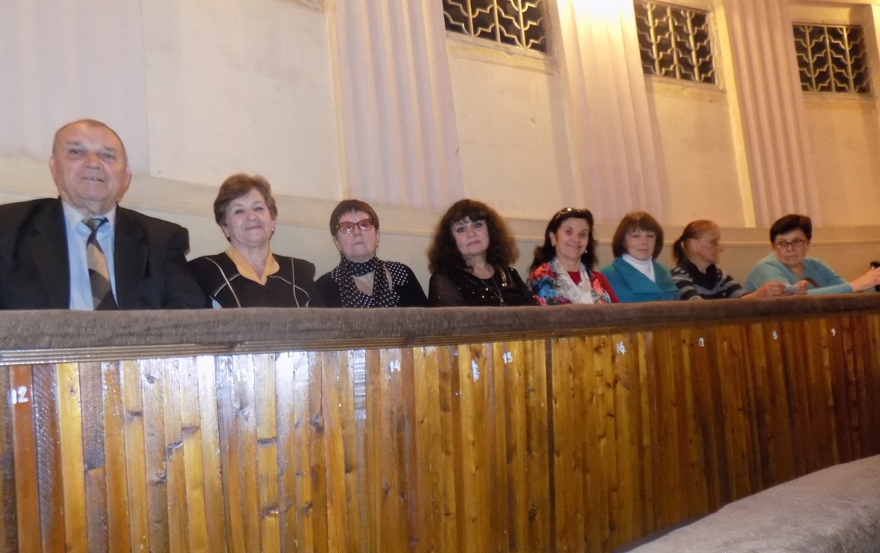 Сірогозькі ветерани в драмтеатрі