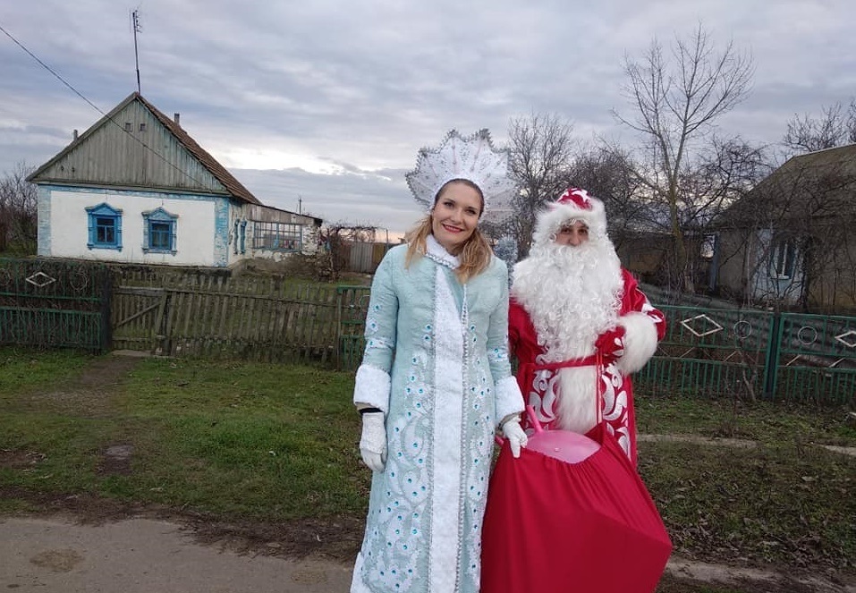 Снігуронька — Альона Здоровець, Дід Мороз — Петро Здоровець