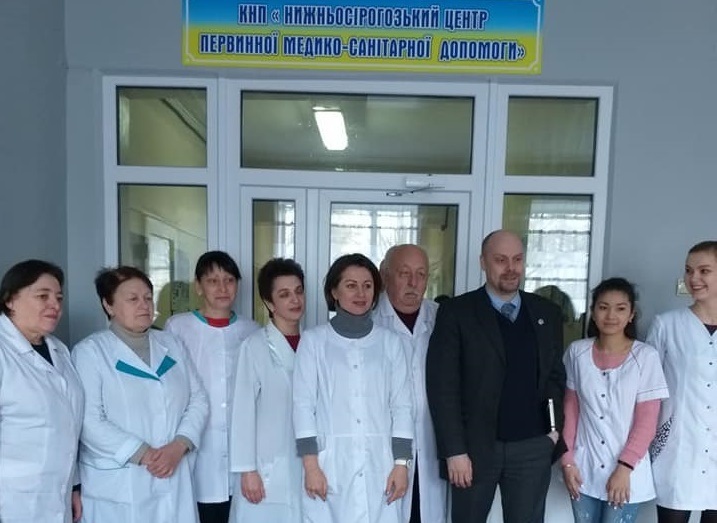 Дмитро Самофалов з колективом Нижньосірогозького ЦПМСД