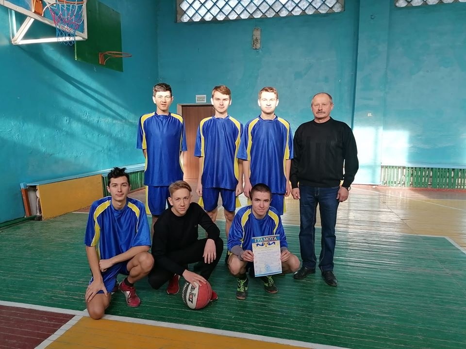 Збірна Новоолександрівської та Першопокровської шкіл