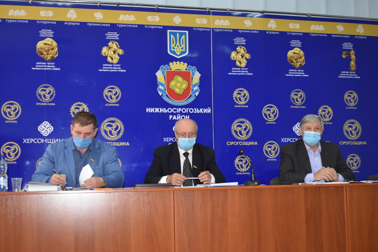 Заступник голови райради Сергій Дашковський, голова райради Іван Яців, голова райдержадміністрації Павло Павлов