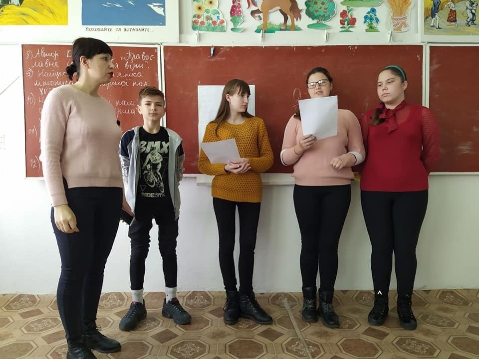 Урок толерантності в Нижньосірогозькій школі проводить Оксана Сапун