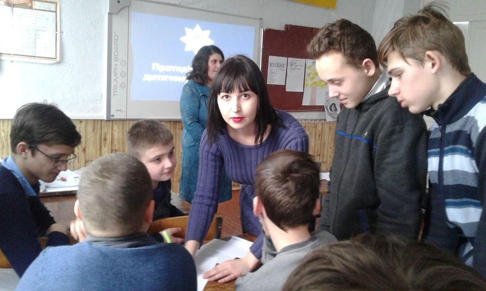 Роботу в мікрогрупі проводить Оксана Сапун