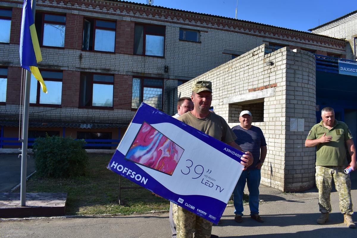 Телевізор встановлять у їдальні