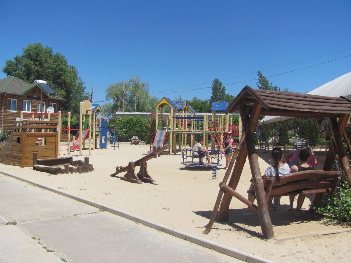Улюблене місце дітвори — ігровий майданчик