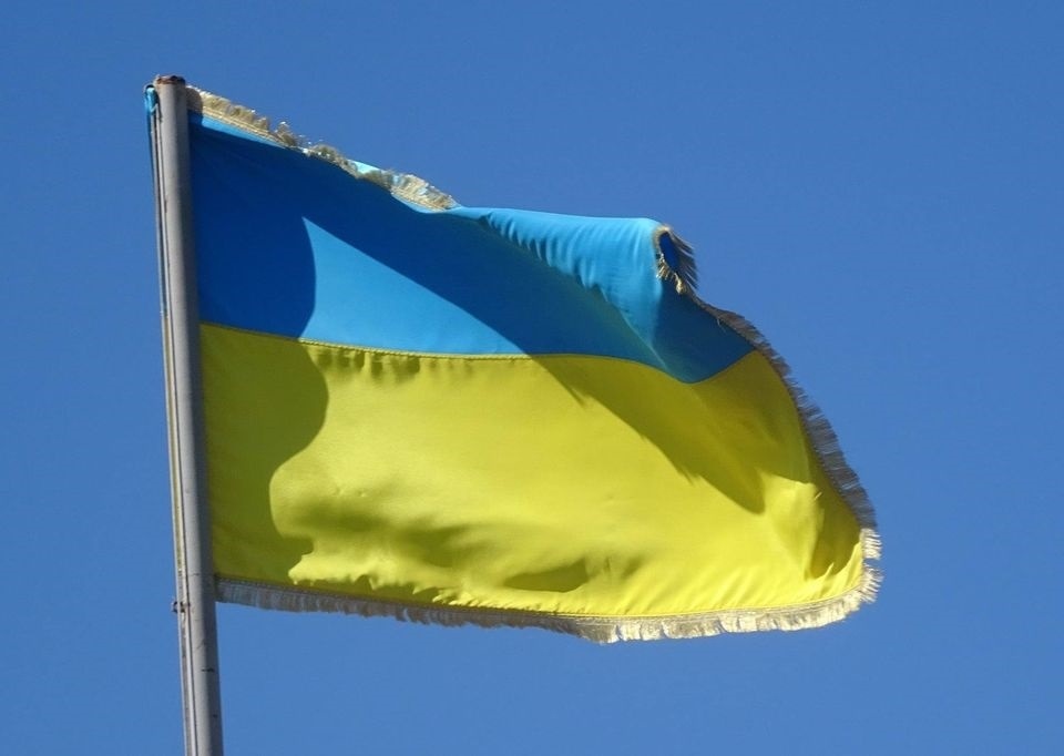 Стяг над Нижніми Сірогозами