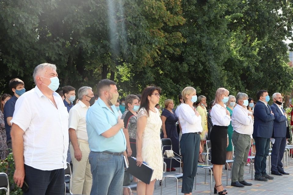 Урочисте відкриття заходу почался з виконання Гімна України