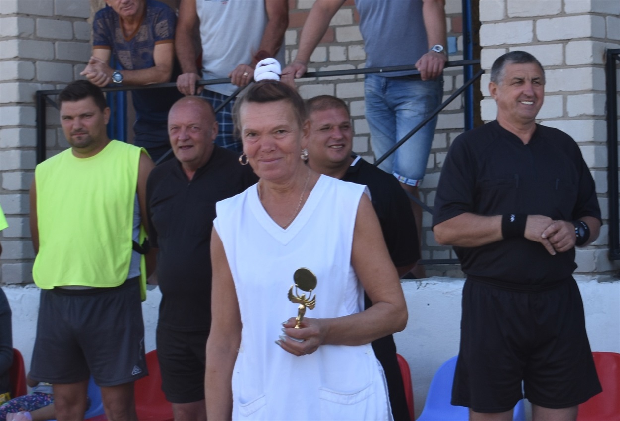 Нагороду отримує Ірина Куракова