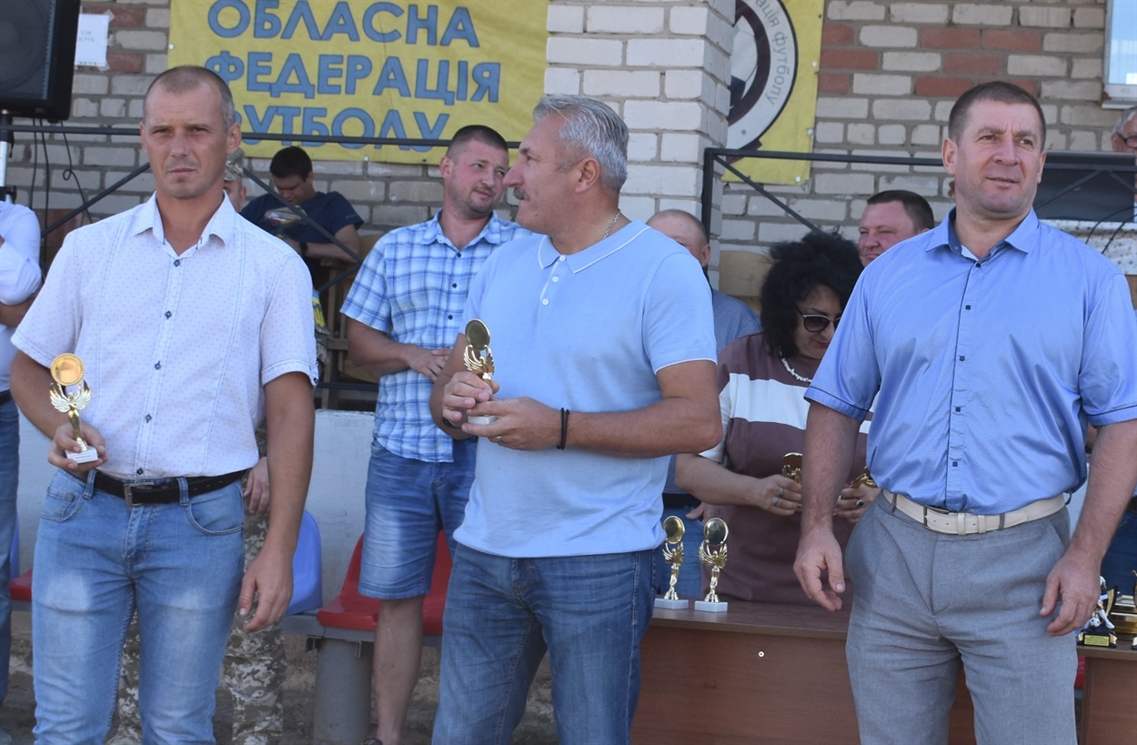 Нагороду отримує Ігор Гладун