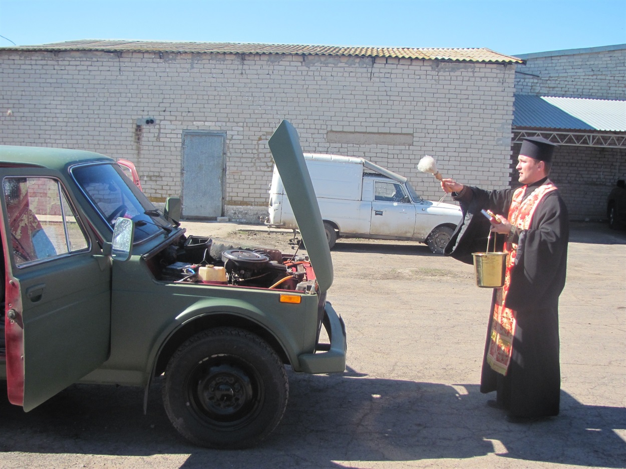 Протоієрей Василь Квашко звершив освячення автомобіля