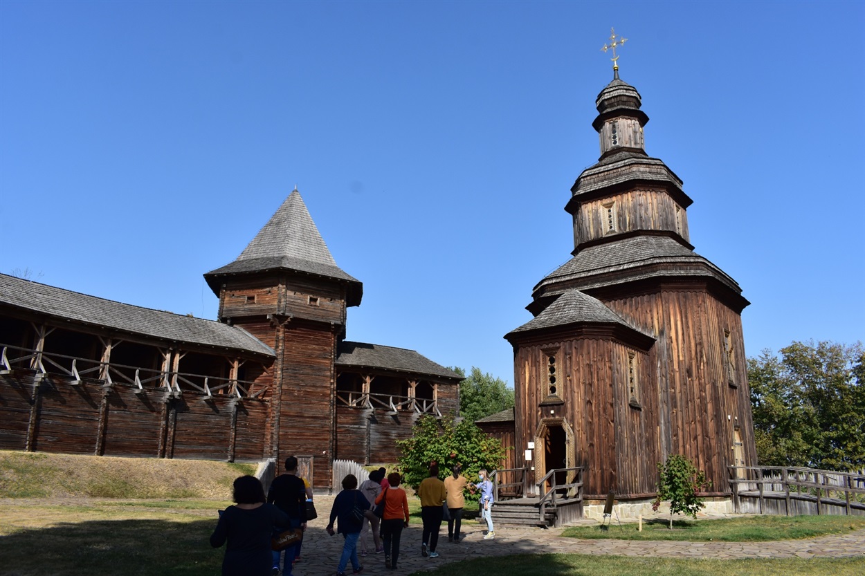 Воскресенська церква в Батурині