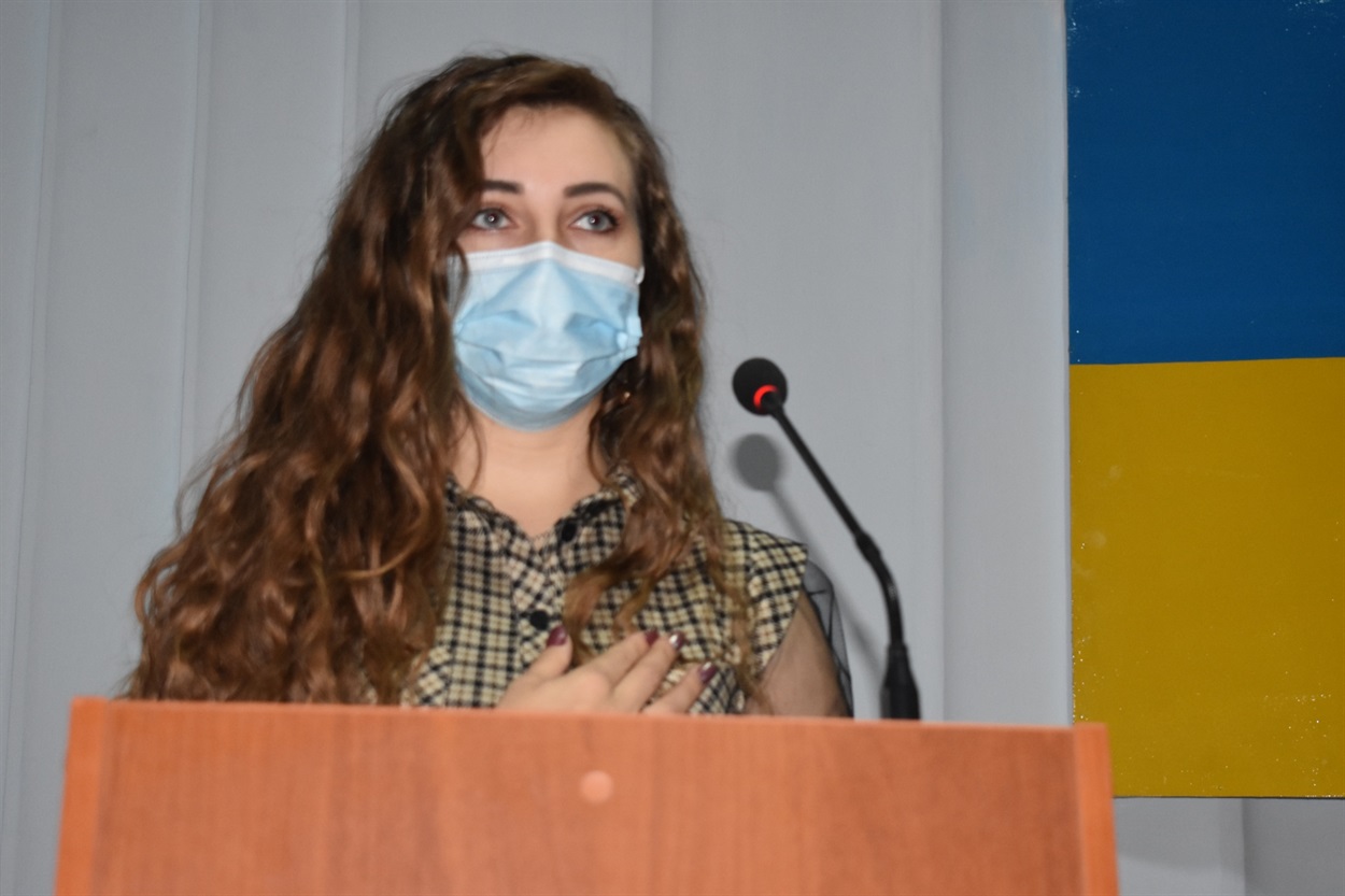 Відкрила сесію Нижньосірогозької територіальної виборчої комісії Анна Лобачук