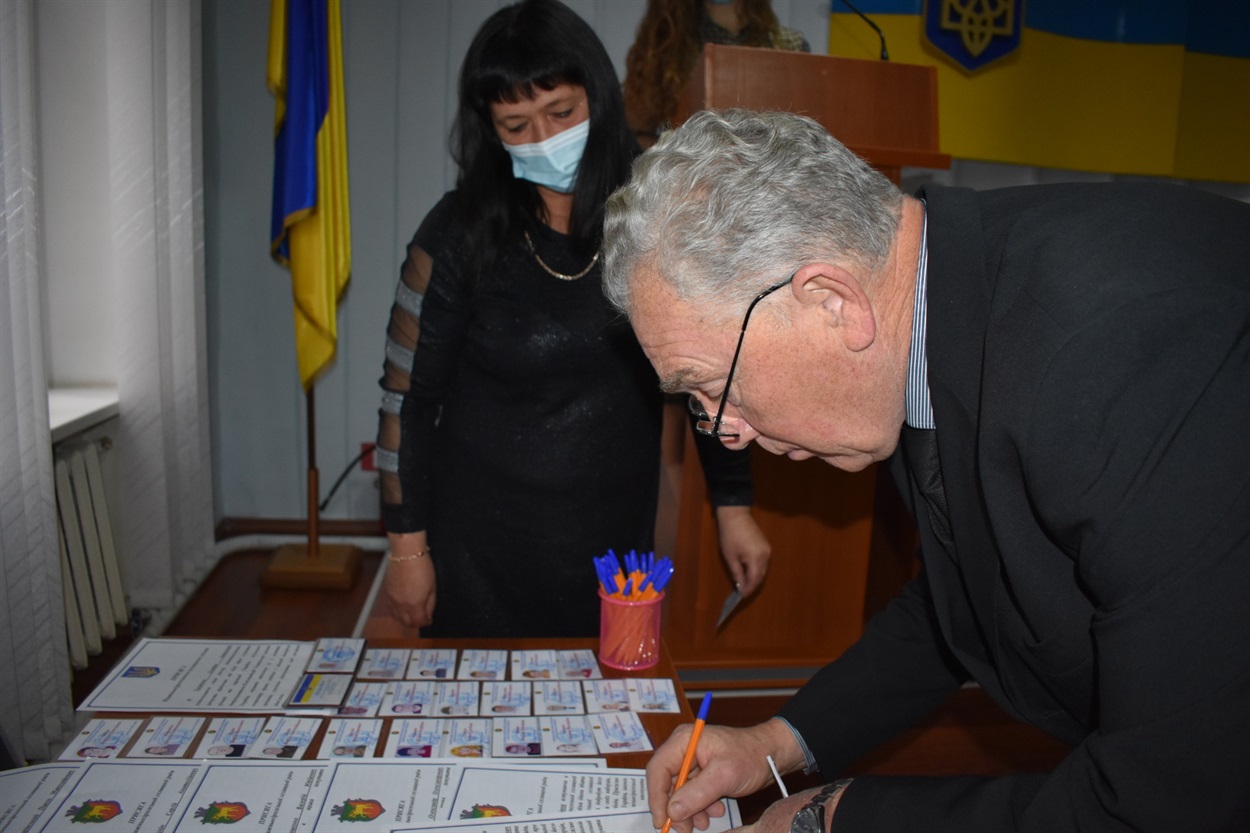 Підписання Присяги. Депутат Нижньосірогозької селищної ради Олександр Коробков