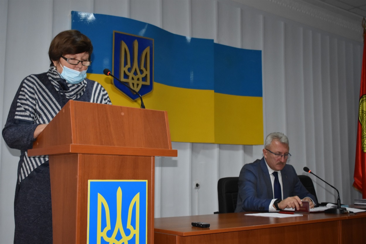 Голова лічильної комісії Ольга Сизова ознайомила депутатів з процедурою таємного голосування