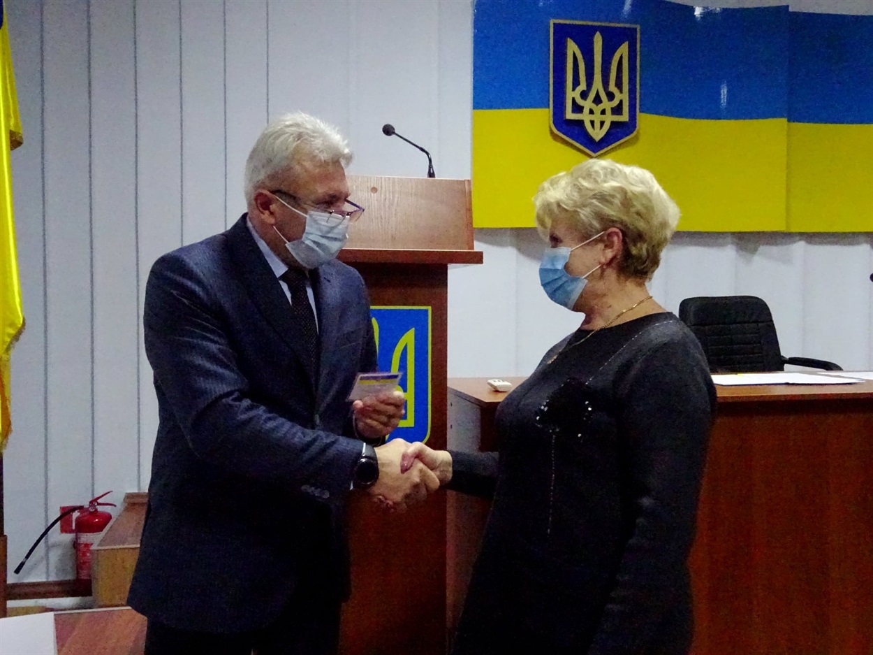Дмитро Такаджи вручив депутатське посвідчення Світлані Онищенко