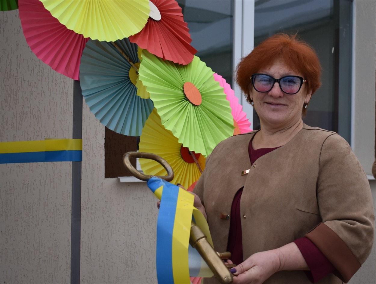 Символічний ключ від новобудови передали Олені Муляр