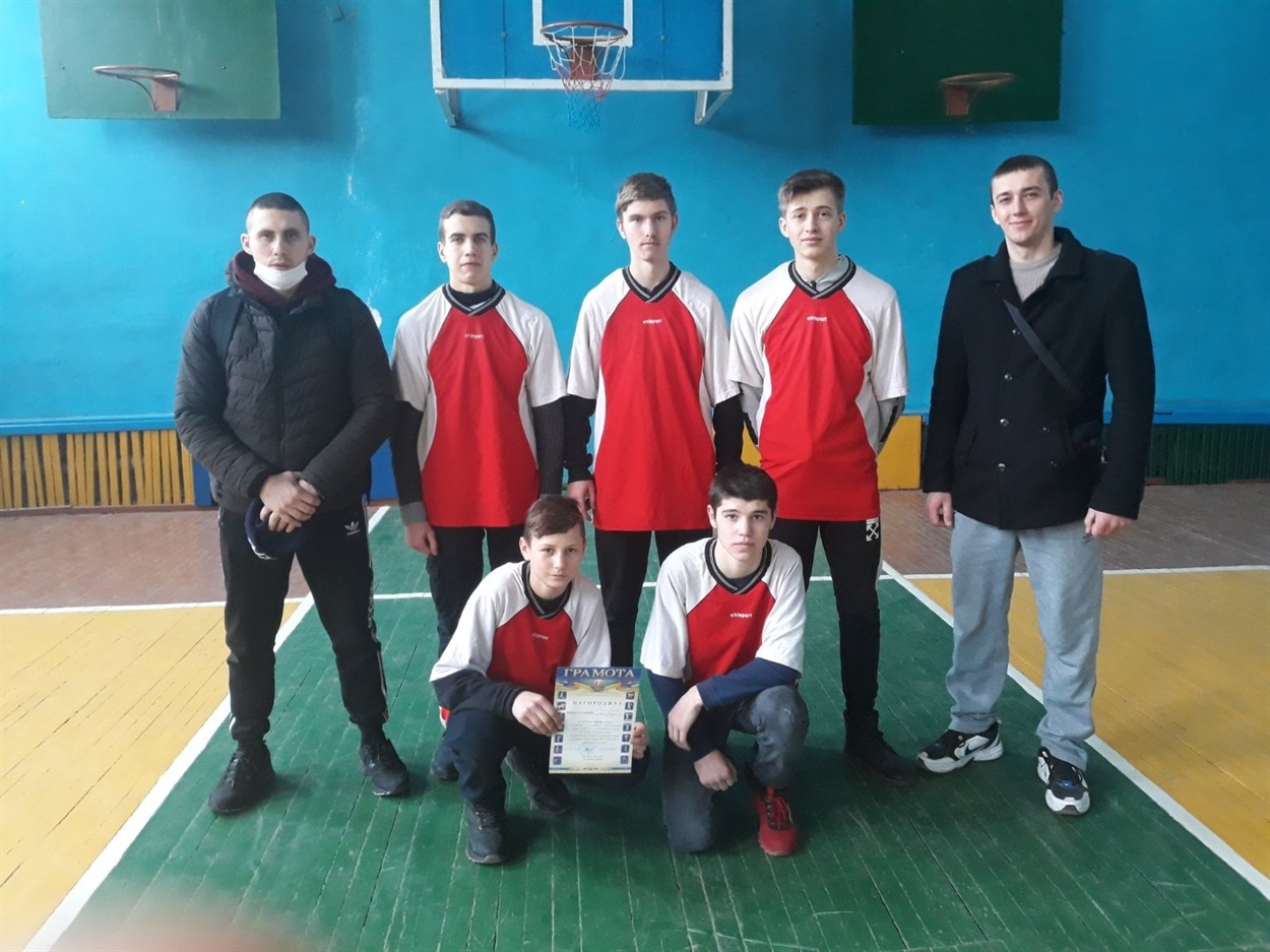 Збірна команда Вільненського та Вербівського ліцеїв 