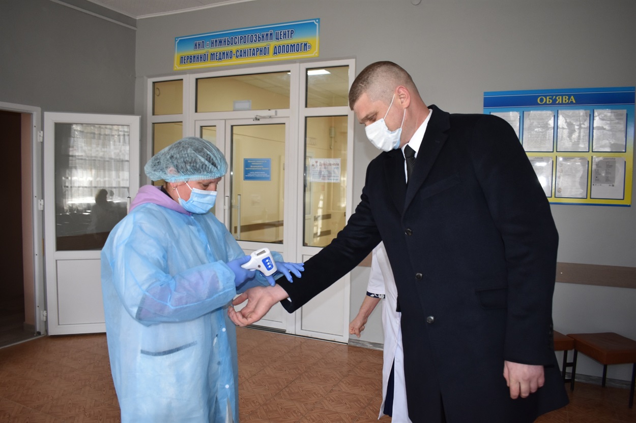 При вході до Центру ПМСД обов’язковий температурний скринінг