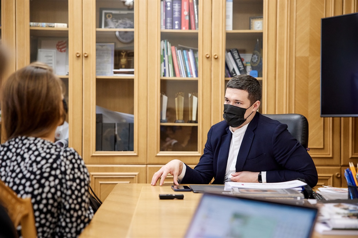 “Цифровізація — це зручність отримання послуг, де людям не потрібно давати хабарі та витрачати свій час”