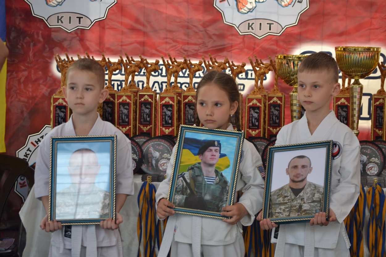 Хвилиною мовчання вшанували горностаївців, які загинули на Сході України