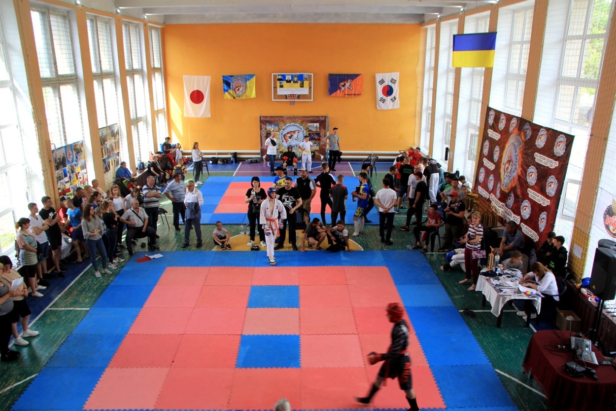 Змагання проходили на двох татамі