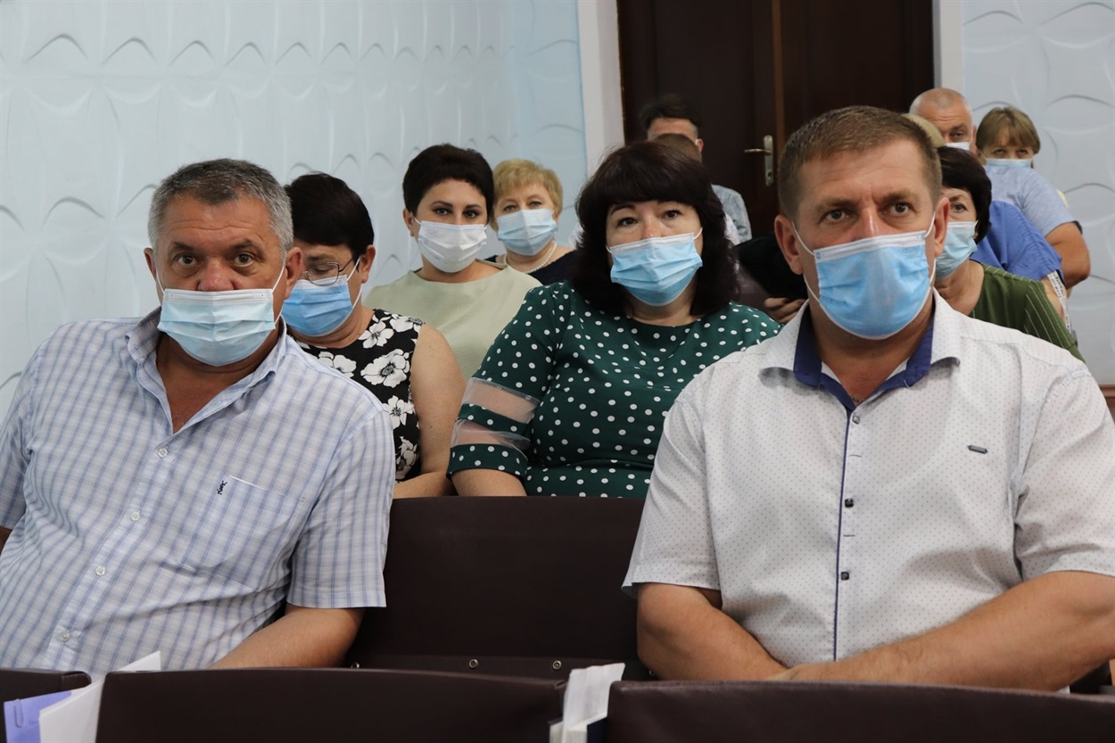 Участь у сесійному засіданні взяли заступники селищного голови, старости сіл, керівники комунальних закладів і відділів селищної ради