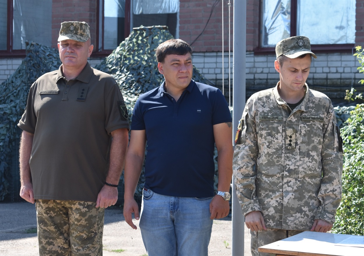 Валерій Тимошенко (в центрі)
