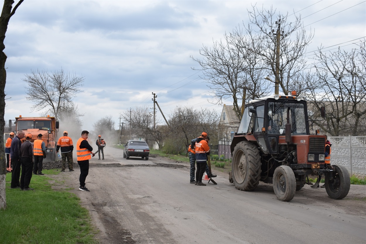 Ремонт дорожнього покриття в Нижніх Сірогозах