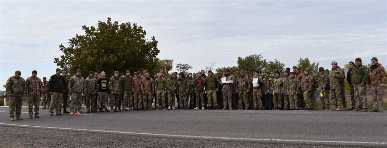 Учасники першого Українського забігу військовослужбовців, що пройшов на Сірогозщині