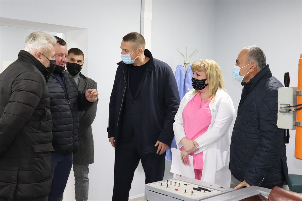 Про співпрацю лікарні та Нижньосірогозької селищної ради розповідають Дмитро Такаджи і Василь Дудка