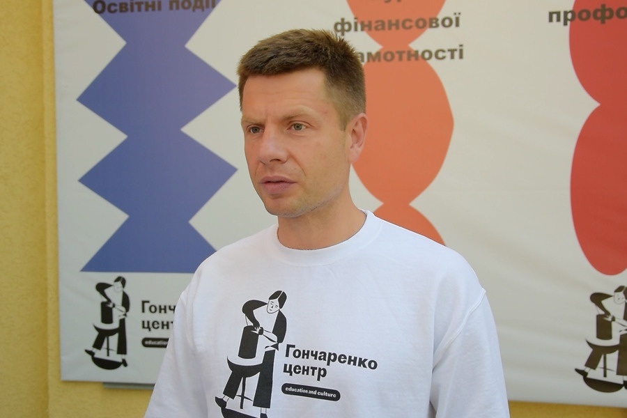 Олексій Гончаренко, засновник волонтерської мережі