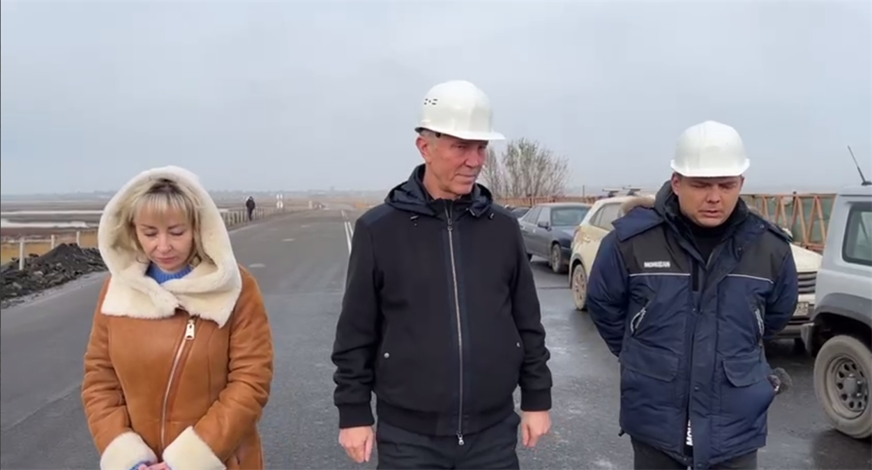 Колаборанти Олена Терський (ліворуч), Володимир Сально (в центрі)