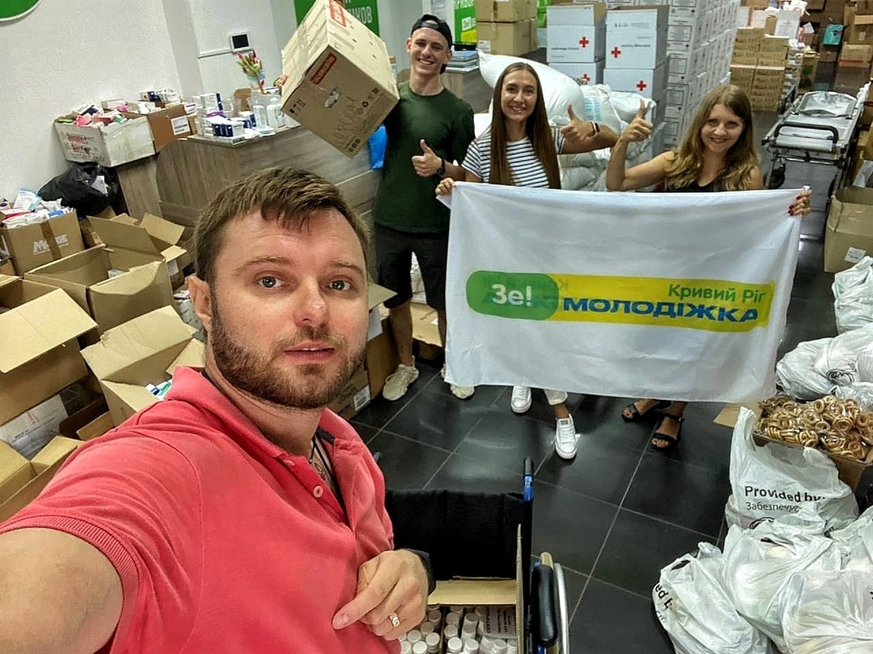 Спільна допомога херсонцям від вело-волонтерів і “ЗеМолодіжки Кривого Рогу”