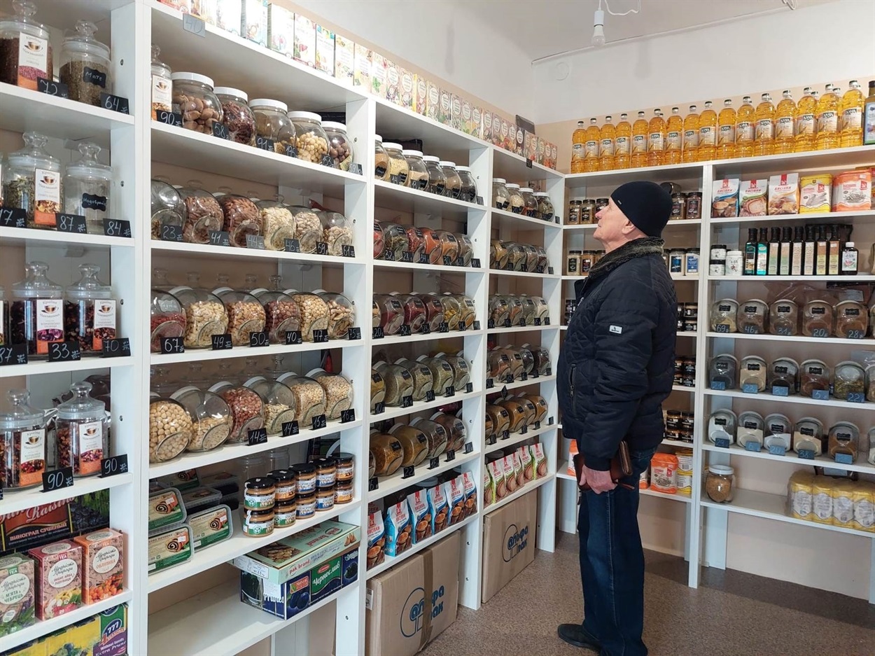 На полицях магазину “KurKuma” чималий асортимент продукції