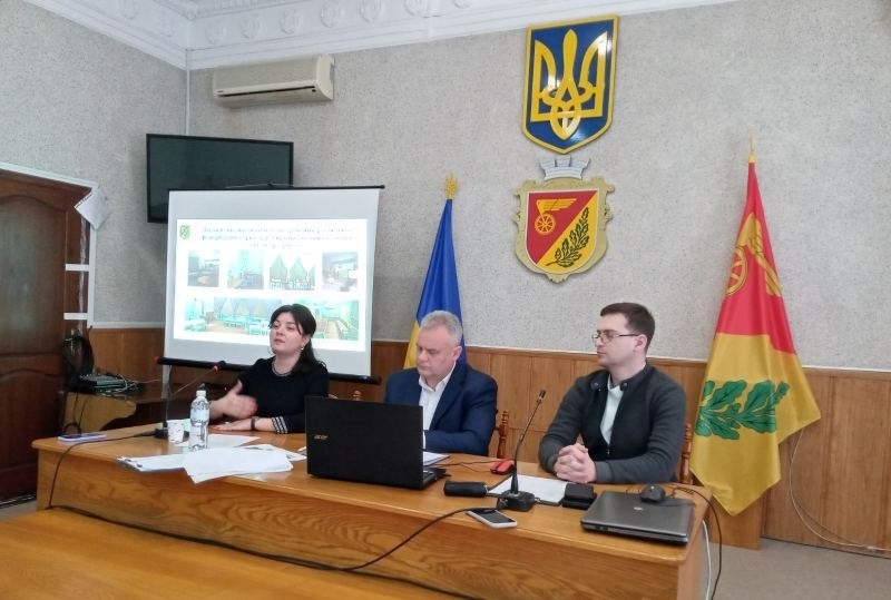 Про роботу Знам’янської громади розповідає міський голова Володимир Сокирко (в центрі)