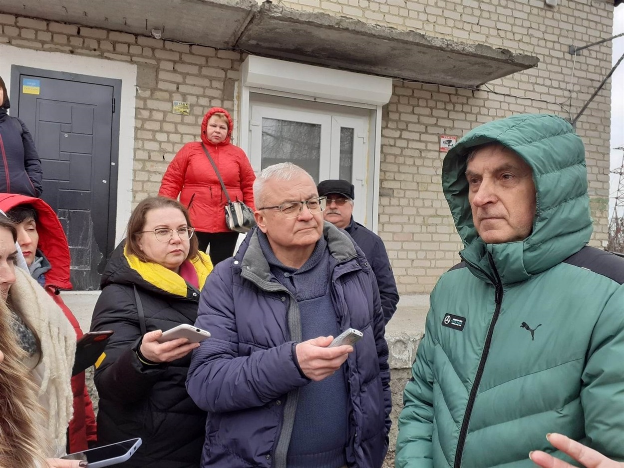 Керівник ГО “Повернення до життя” Олександр Остапов спілкується з журналістами 