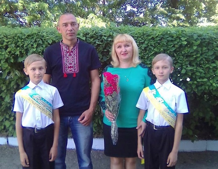 Анатолій і Олександр Горохи разом з батьками