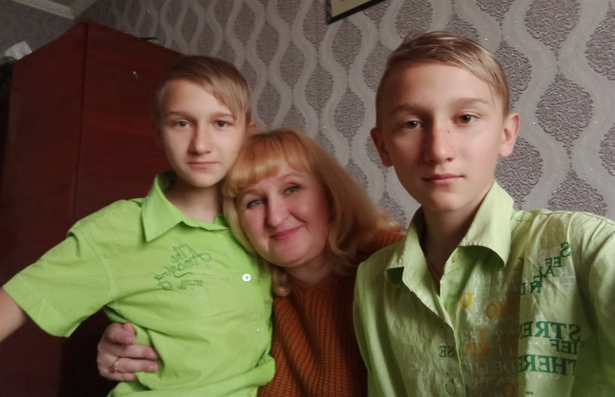 Валентина Горох разом з синами Анатолієм та Олександром