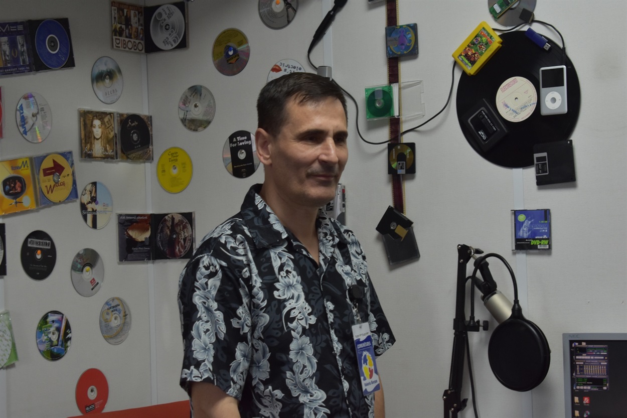 Нині процесом випуску радіопередач на Radio Comunitaria керує Валерій Барзан