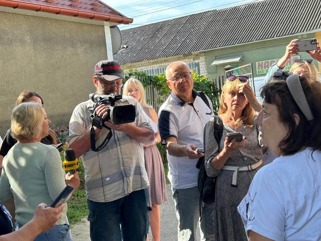 Переселенка з Маріуполя розповідає про гостинність дунаєвеччан 