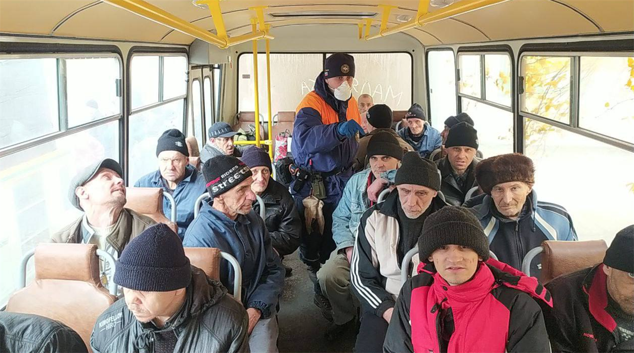 Вивезення підопічних каїрських закладів. 17 листопада 2022 року. Фото:  t.me/vashdozor