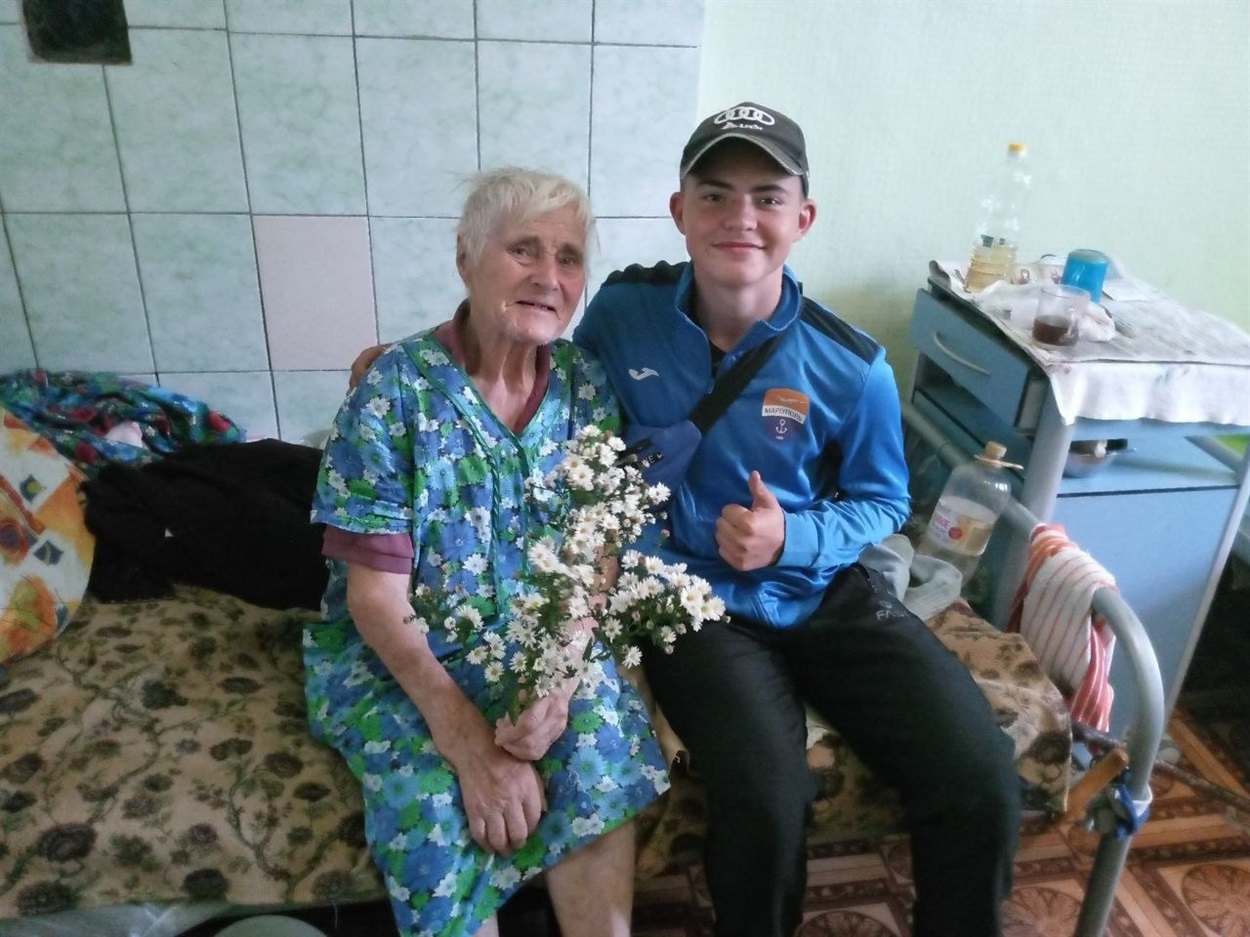 Візит “юнармійців” до будинку для літніх людей у с. Першопокровка, 01.10.2023 року. Фото з окупаційних пабліків