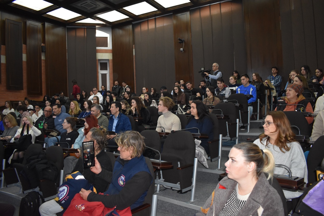 Учасники конференції “Community Talks: Констанца для України — 2 роки викликів”