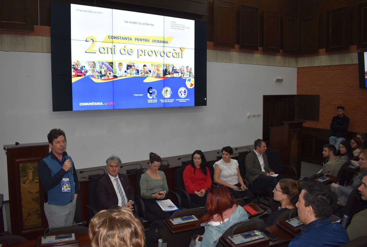 Учасники першого блоку конференції: заступник префекта Констанци Алі Шенол, шкільна інспекторка Магдалена Якоб, представниця Червоного Хреста, Крістіна Фодор, психологиня, партнерка фонду Sensiblu Constanța та Ніколетта Неацу, заступник декана факультету історії та політичних наук університету “Овідій” Даніель Сітіріґа