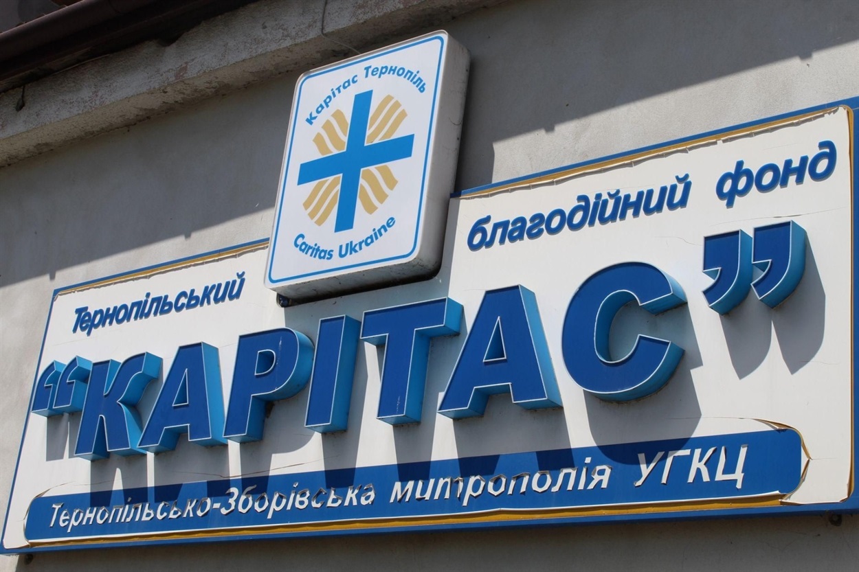 У 1994 році розпочав свою роботу благодійний фонд “Карітас Тернопіль”