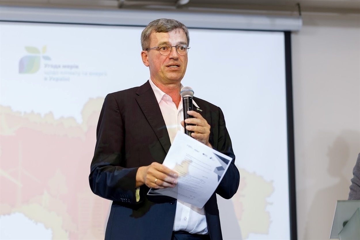 Доповідь Торстена Воллерта на APENA 3. Київ, 18.09.24. Фото: з Facebook-сторінки APENA 3
